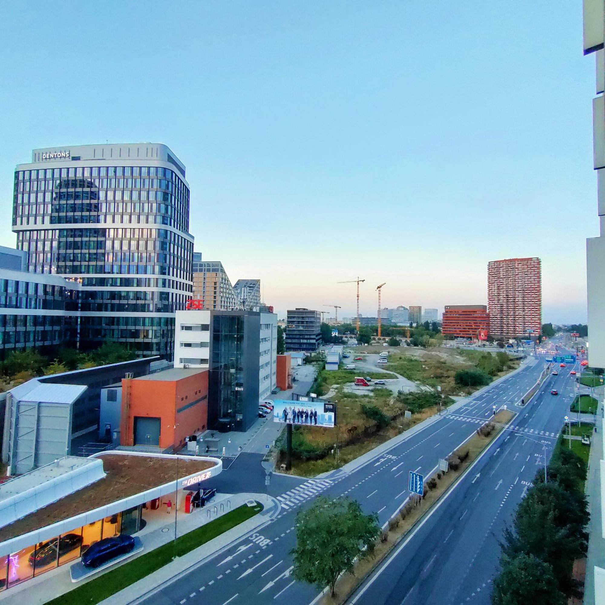 Sag Panorama City Free Parking براتسيلافا المظهر الخارجي الصورة